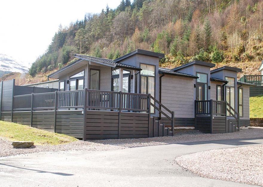 Albatross 1 Spa Lodge