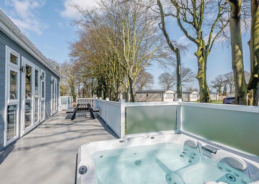 Platinum 2 bed lodge with Hot Tub