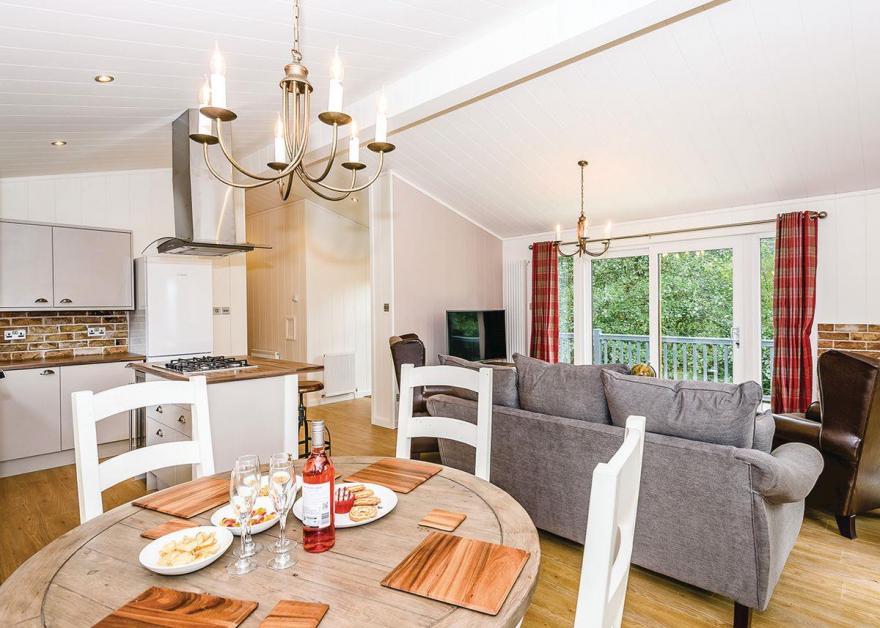 Uvedale Premier Select