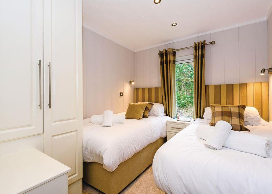 Constable Premier Select