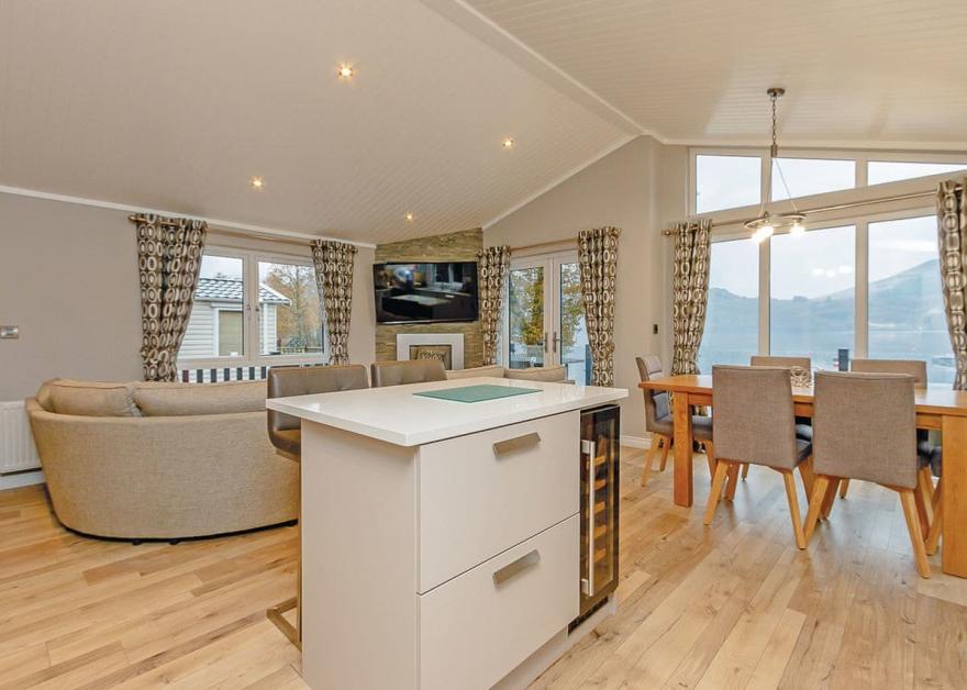 Waterside Lomond Royal Premier 2