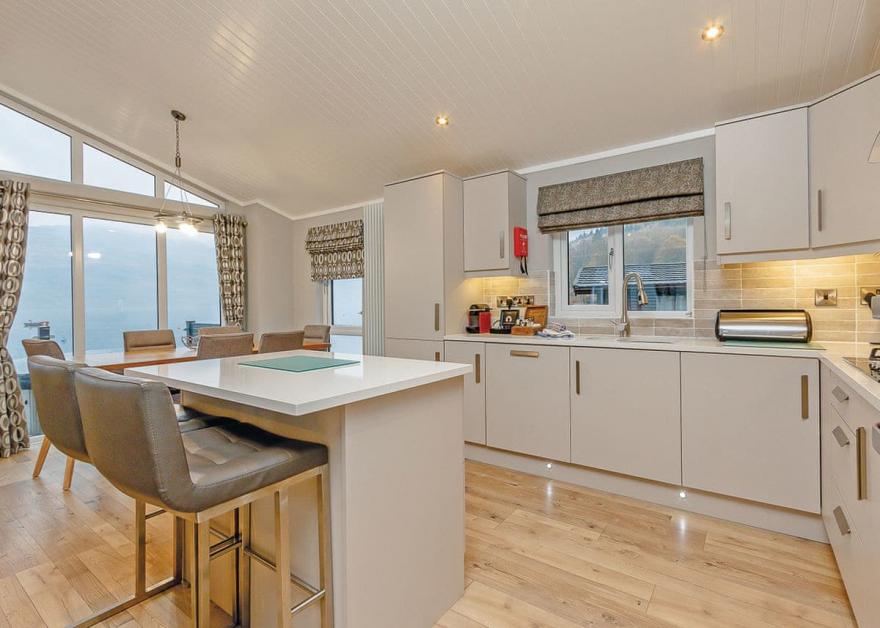 Waterside Lomond Royal Premier 2