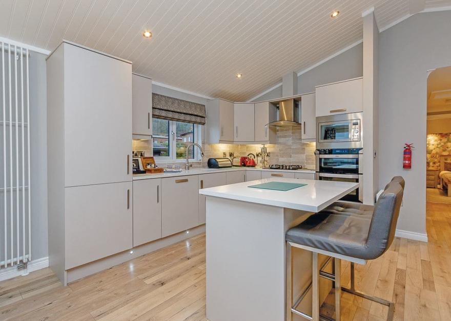 Waterside Lomond Royal Premier 2