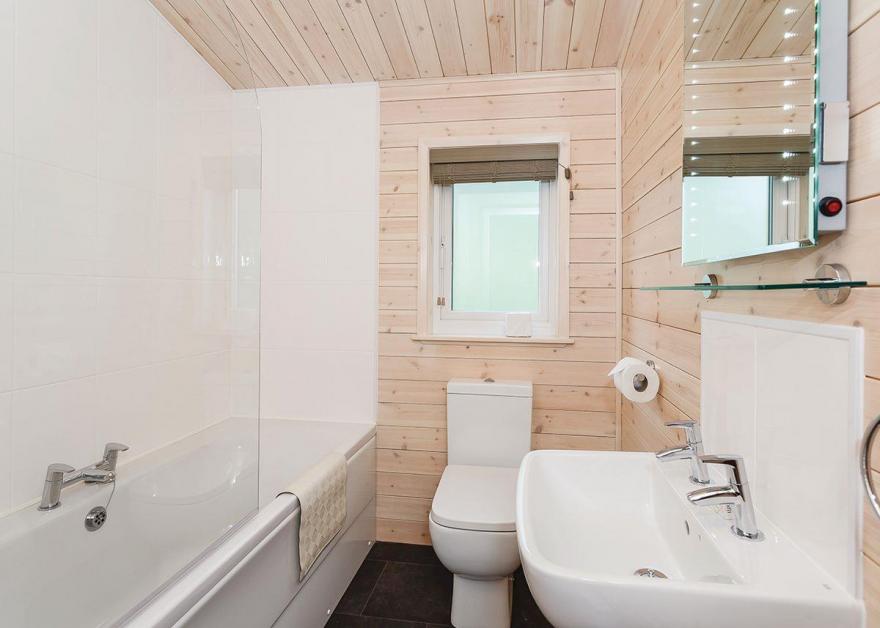 Tissington Classic Vogue 4 Spa