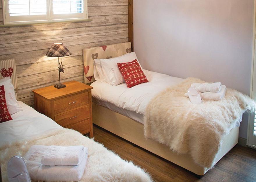 Woodland Rustic 2 Pet