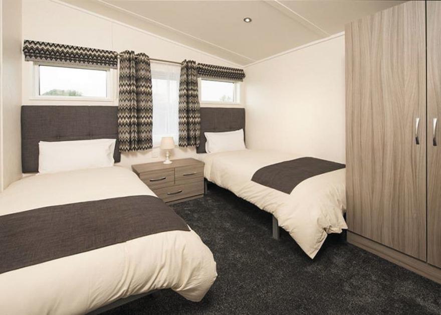 SM 2 Bedroom Platinum Lodge Plus Sat