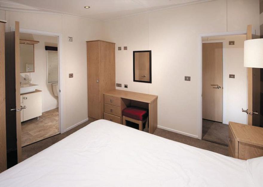 SM 3 Bedroom Gold Lodge