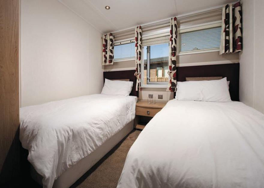 SM 3 Bedroom Gold Lodge