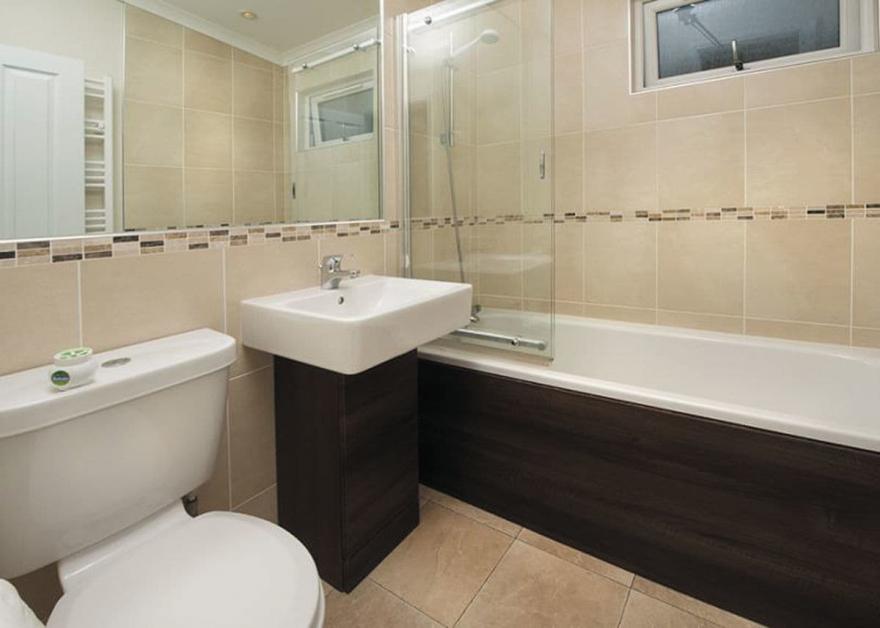 SM 3 Bed Silver Lodge Pet