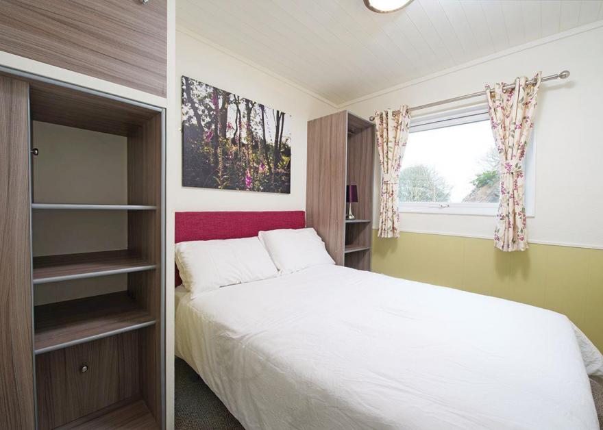 SI 2 Bed Gold Chalet sleeps 4