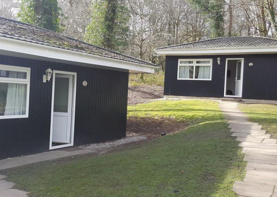 SI 2 Bed Gold Chalet sleeps 4