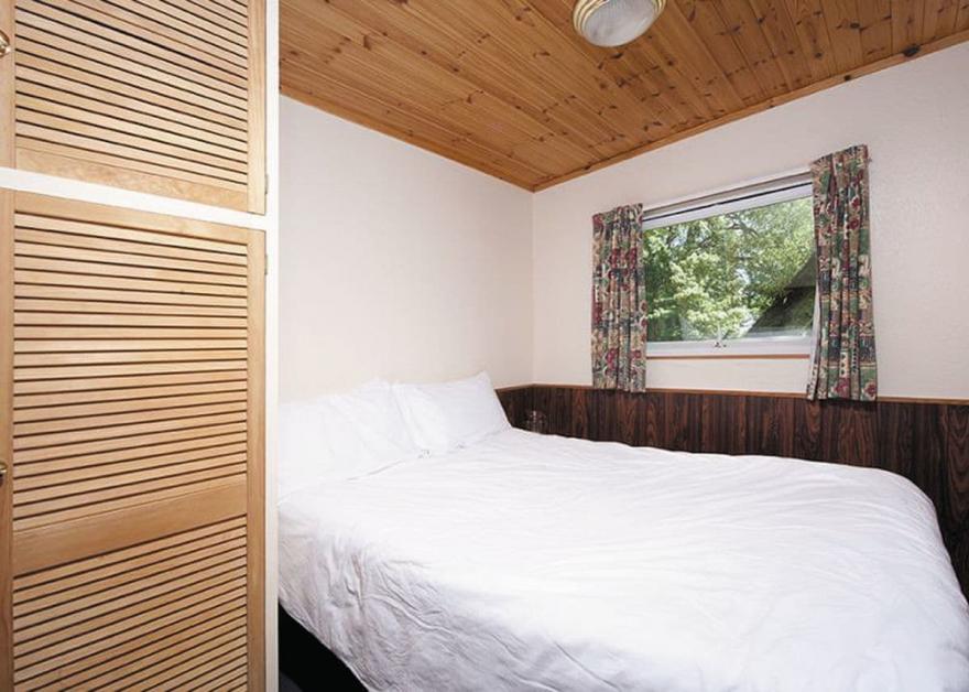 SI 2 Bed Bronze Chalet