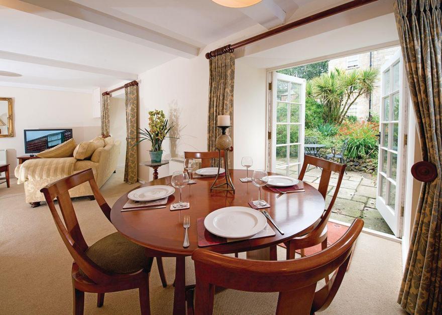 SI 2 Bed Kenegie Apartment Sat