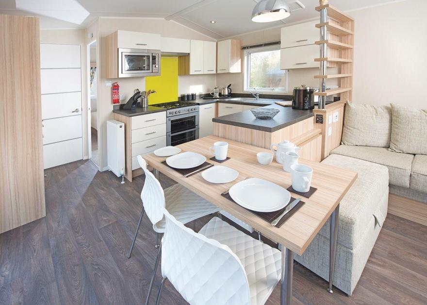 SI 2 Bed Gold Caravan Lodge