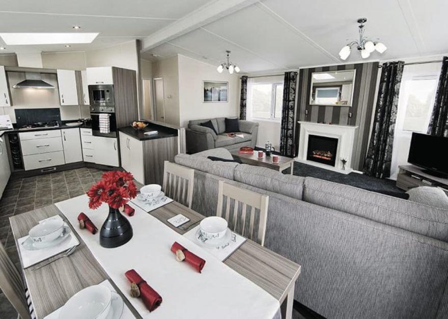 SI 4 Bed Platinum Lodge Plus