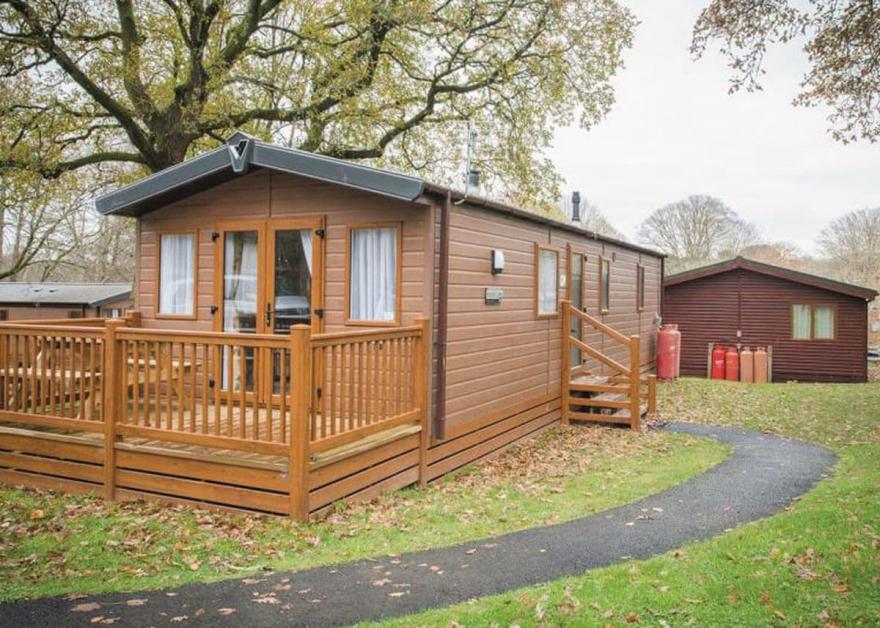 SI 3 Bed Gold Caravan Lodge Pet