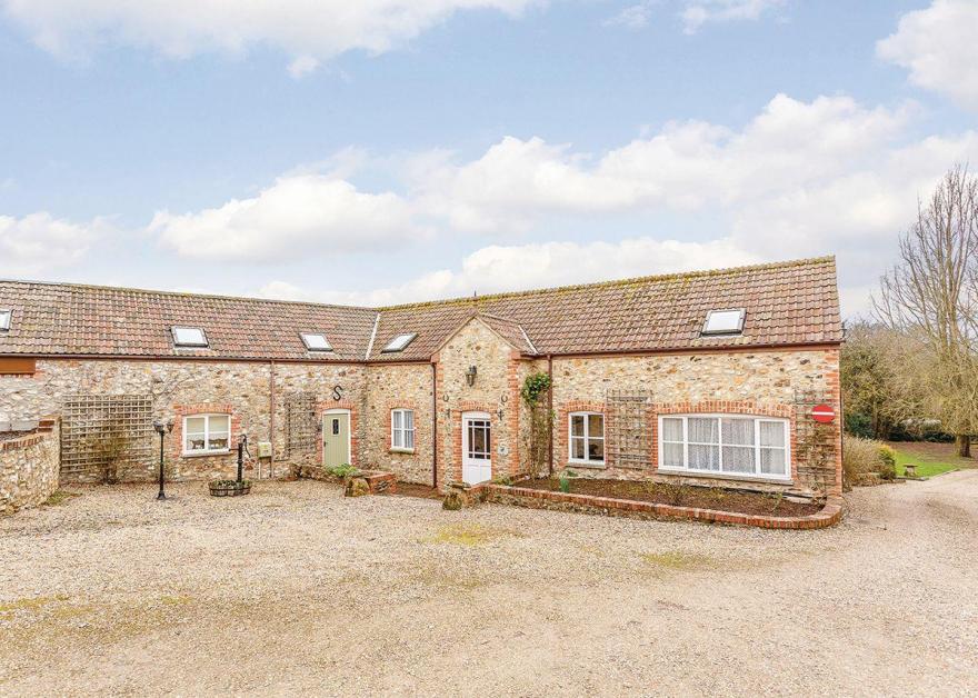 Shire Stables Cottage with Hot Tub
