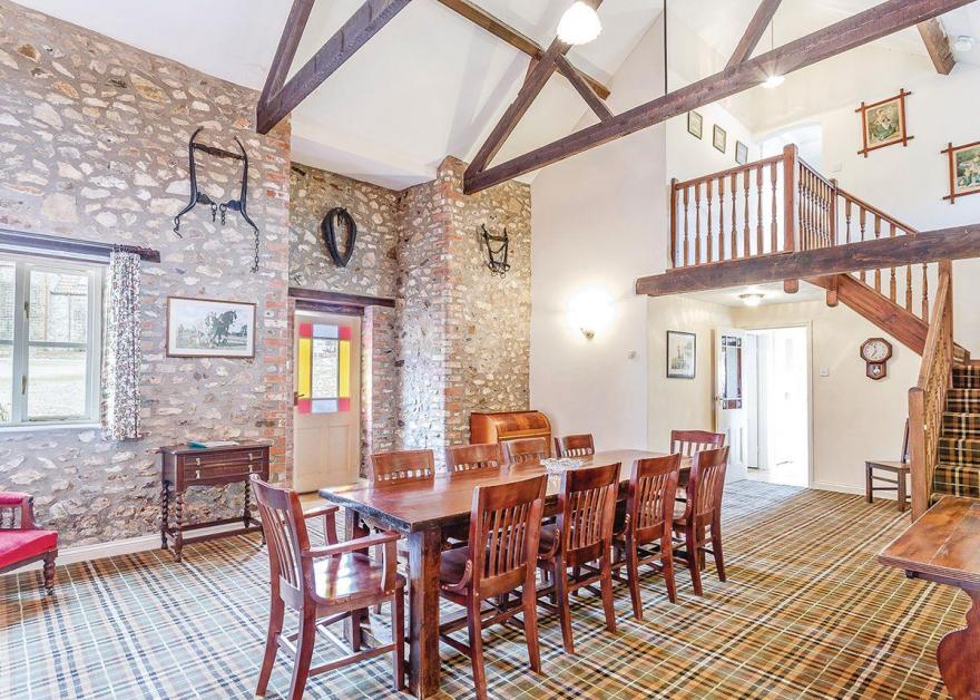 Shire Stables Cottage with Hot Tub