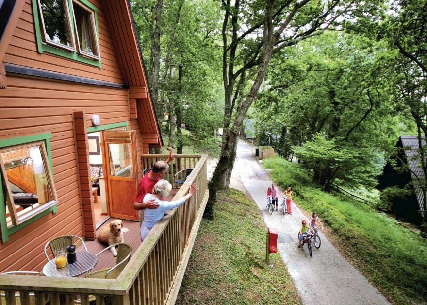 
Traditional Woodland Lodge Six