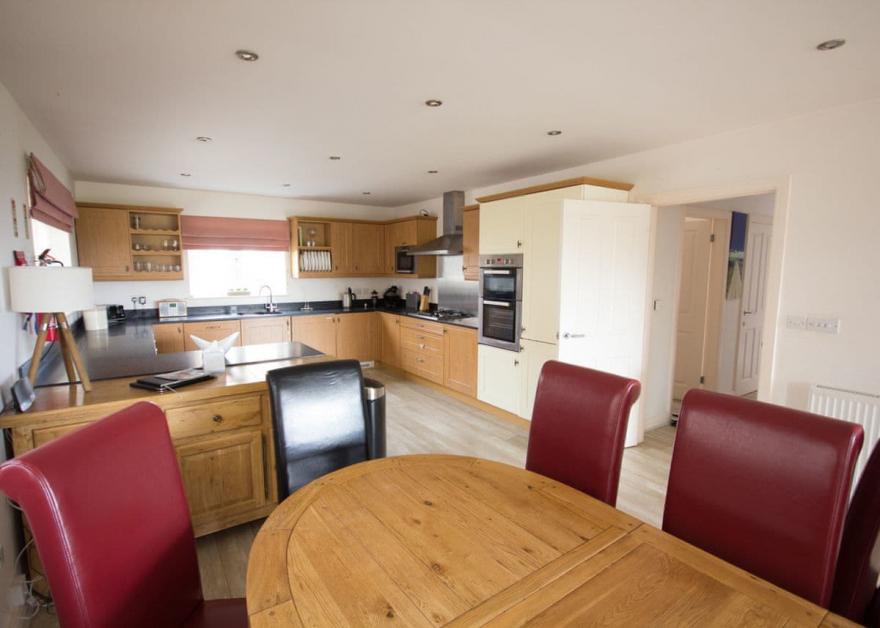 Superior Plus Cottage 4