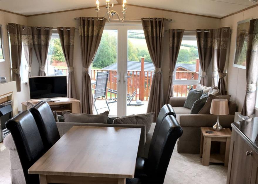 Country Holiday Home Four VIP Platinum