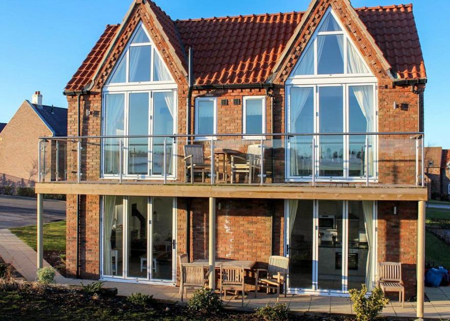 Superior Plus Cottage 2 Pet