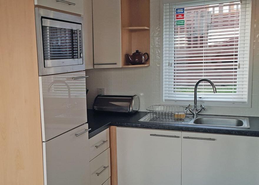 Foxes Run 16 (Silver)