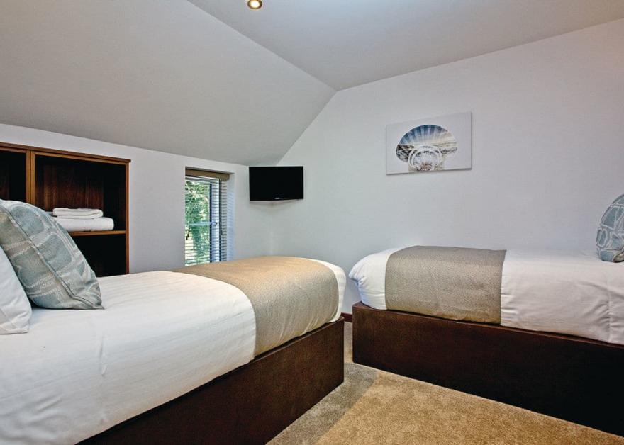 Courtyard Lodge 3 WF Spa