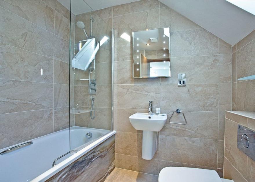 Courtyard Lodge 3 WF Spa