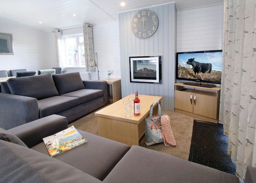 Superior Lodge Plus 3