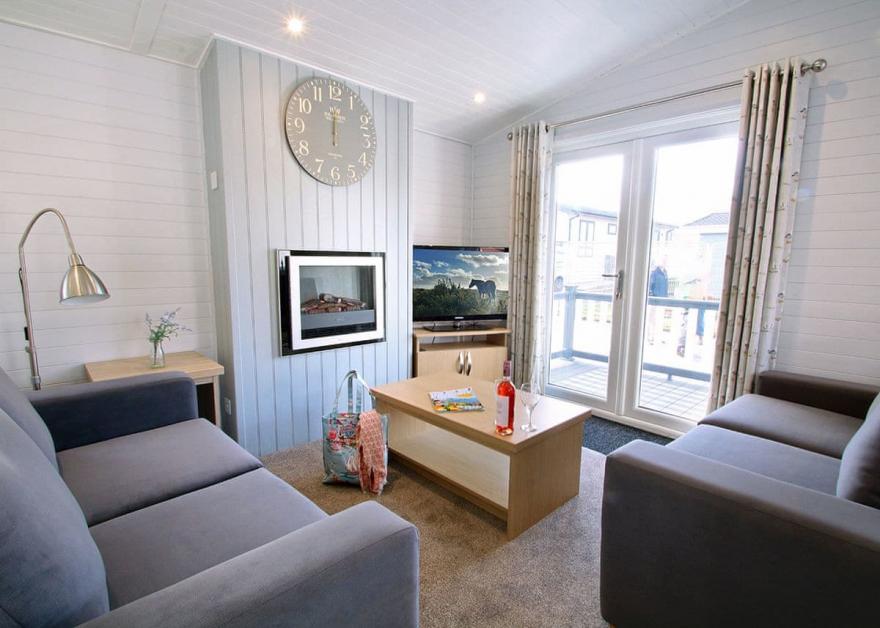 Superior Lodge Plus 4