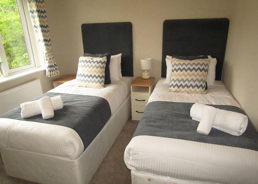 Chalet Six VIP Platinum