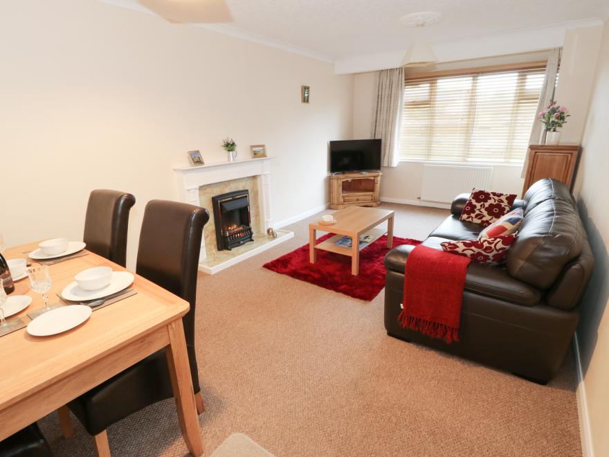 14 Silverlands Close