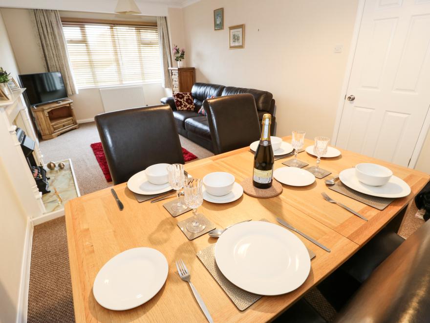 14 Silverlands Close
