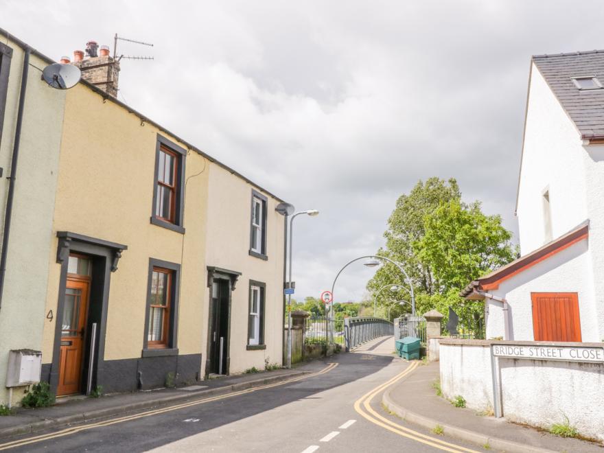 8 Bridge Street