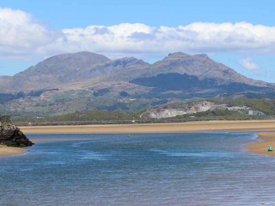 Bryn Y Mor,  Borth Y Gest