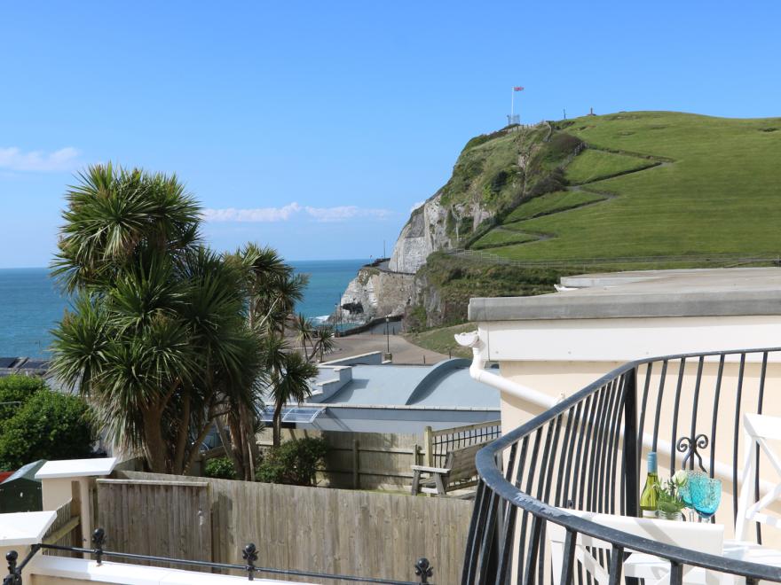 10 Cove View