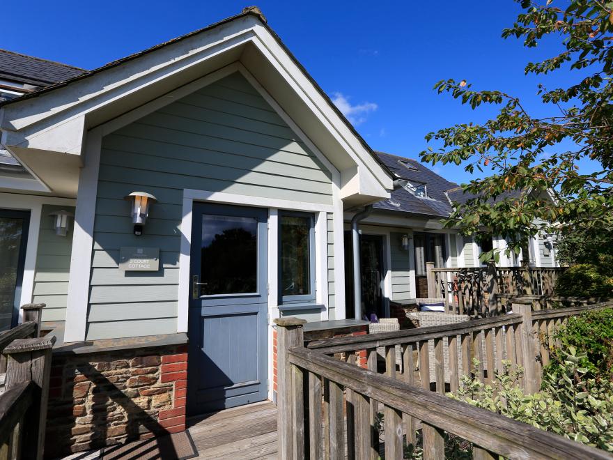3 Court Cottage, Hillfield Village