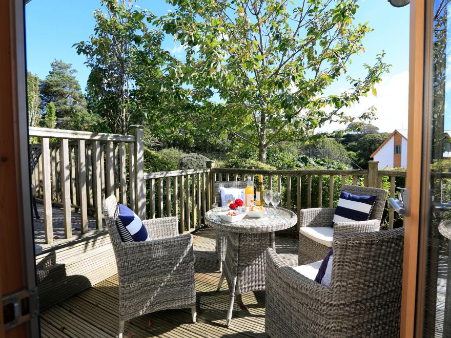 3 Court Cottage, Hillfield Village