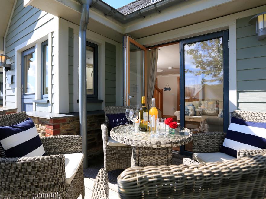 3 Court Cottage, Hillfield Village