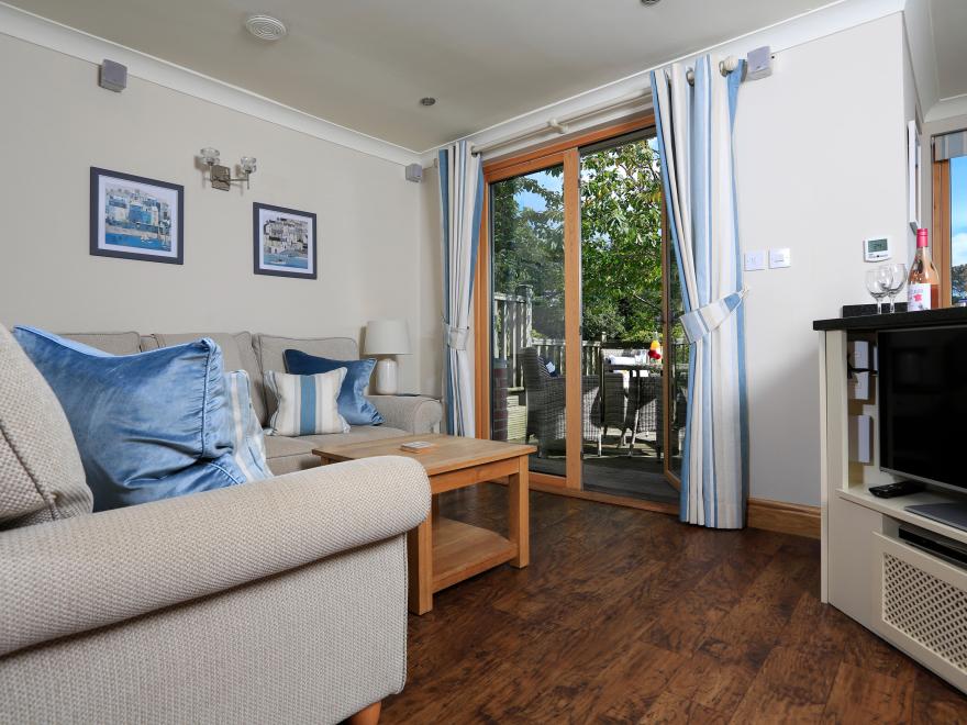 3 Court Cottage, Hillfield Village