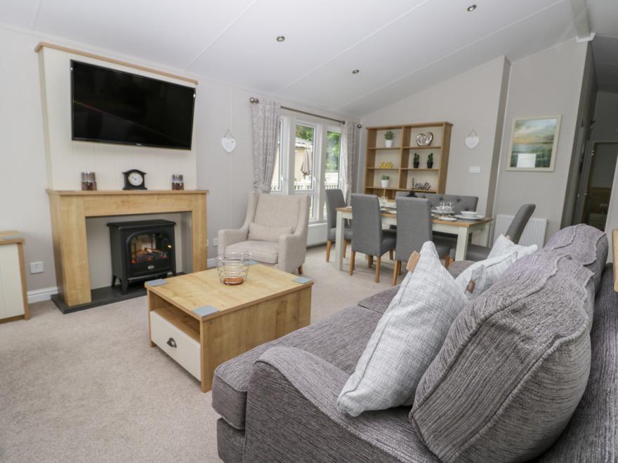 Cayton Pines