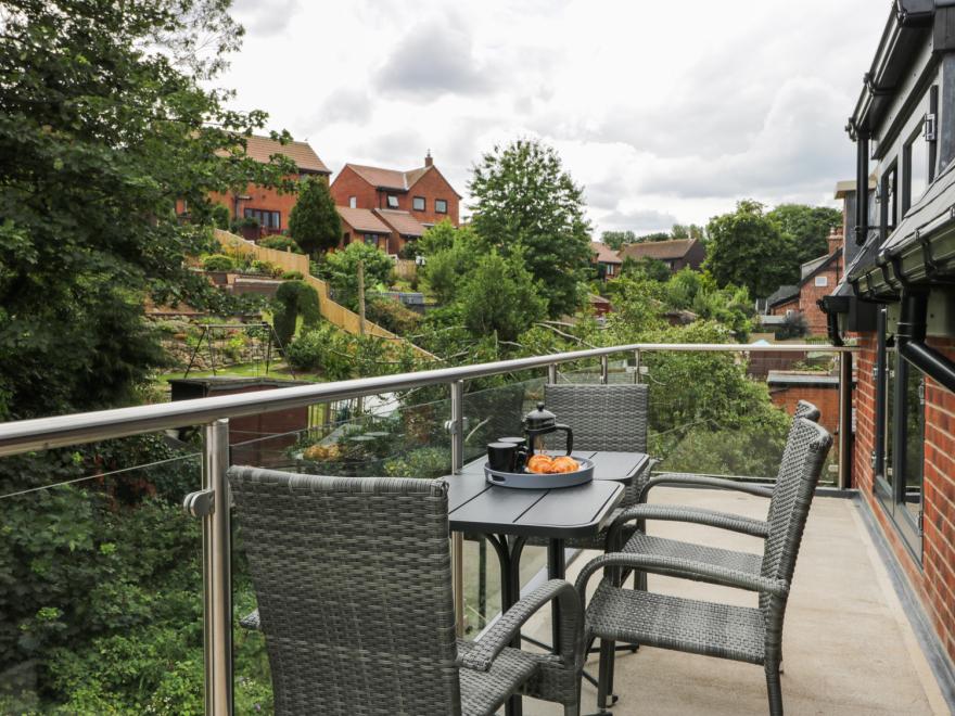 The Office Gardens, Apartment 3