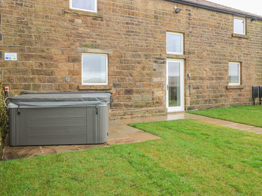 Upper House Barn (Saddleworth)