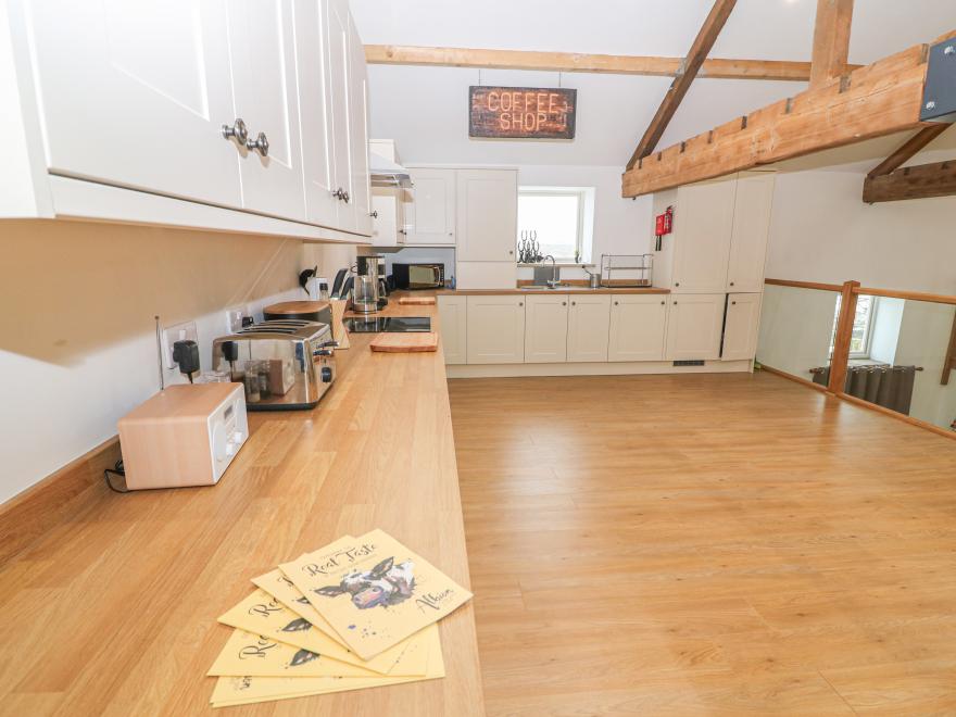 Upper House Barn (Saddleworth)