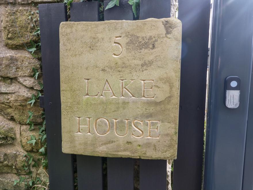 5 Lake House