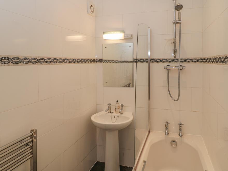 Apartment 4