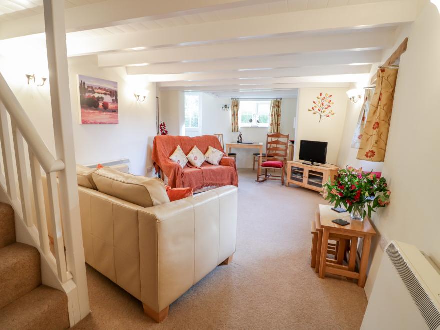 1 Rose Cottages