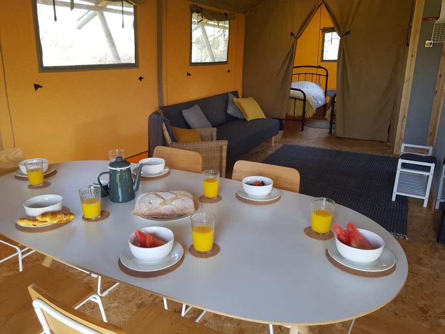 Bumble @ Stars & Embers Glamping