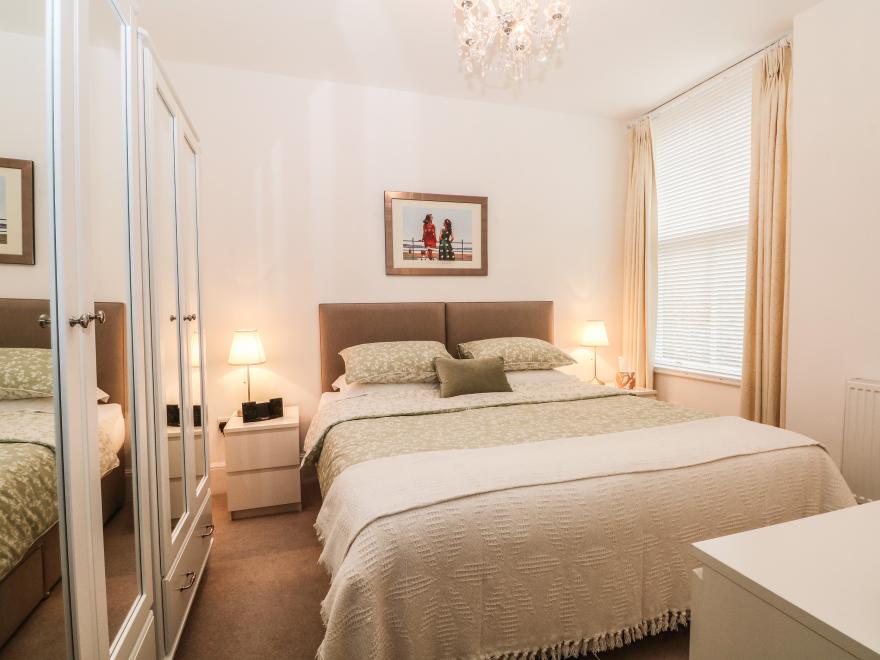 2B Cavendish Villas